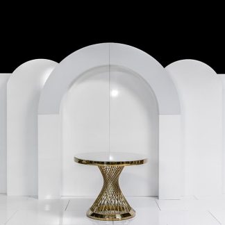 Round cake table