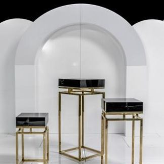 Verda stand gold with black box